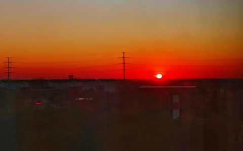 以科技之炬，照亮新能源未来之路